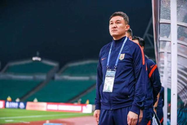 leyu官网-KO重庆队莱昂纳多为何先下后上 泰山喜登首日头名